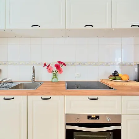 Apartment Urban Oasis In Historic Malaga