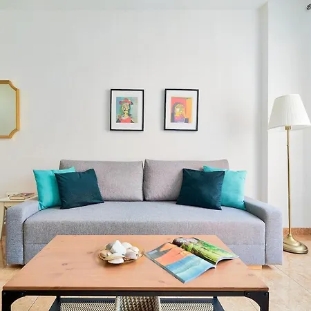 Urban Oasis In Historic Apartment